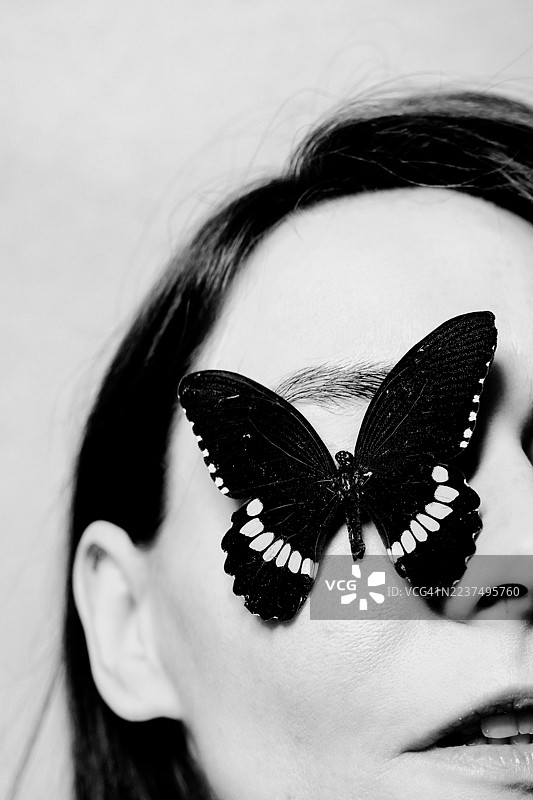 眼睛闭合，心灵开放。图片素材