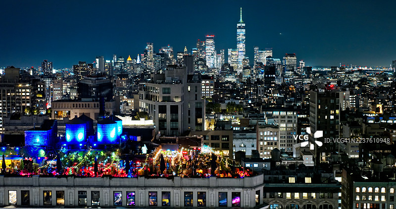 夜幕下从中城曼哈顿拍摄的金融区天际线 - 航拍图片素材