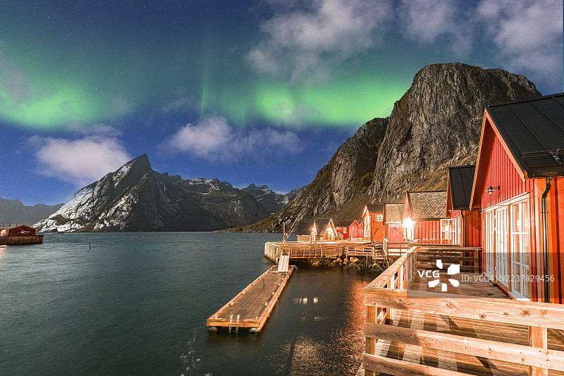 极光下的哈姆诺伊村图片素材