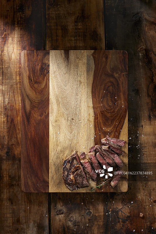 五分熟无骨肉眼牛排图片素材
