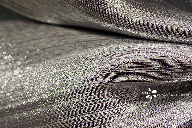 银色塔夫绸的极度特写图片素材