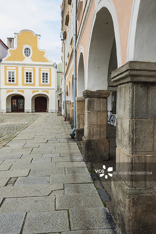 捷克共和国摩拉维亚地区泰尔奇镇的文艺复兴时期房屋城镇景观图片素材