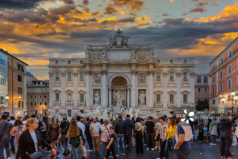 罗马特莱维喷泉是巴洛克杰作。图片素材