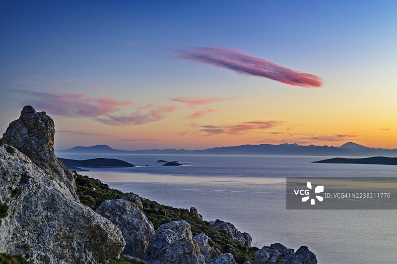 希腊斯基罗斯岛卡拉米察湾的日落图片素材