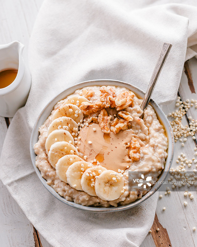 奶油腰果酱燕麦粥图片素材