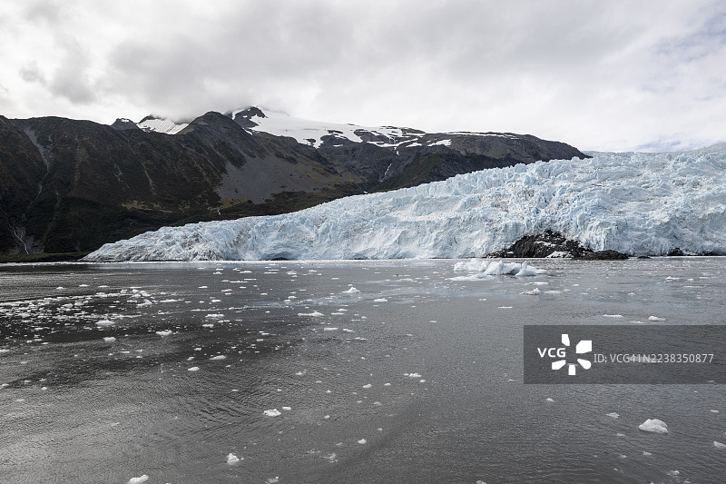 美国阿拉斯加州基奈峡湾国家公园霍尔盖特冰川图片素材