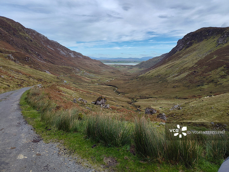 阿达拉附近的山谷公路图片素材