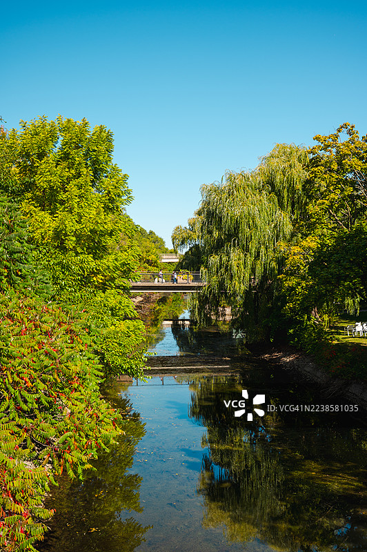 秋季蒙特利尔的让-德拉波公园图片素材