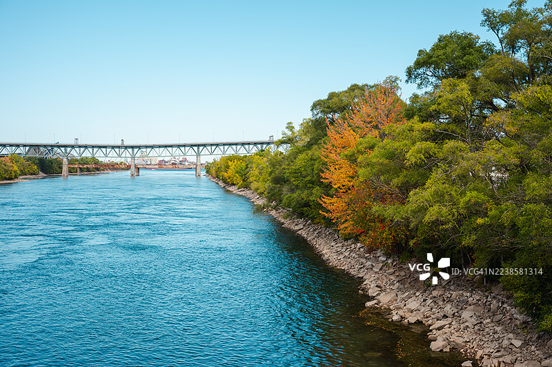 秋天的让·德拉普尔公园，蒙特利尔图片素材