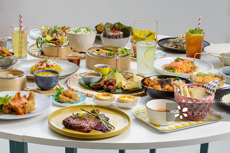 午餐和晚餐选择及饮品图片素材