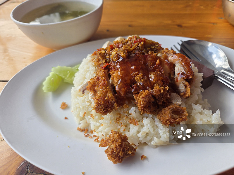 炸鸡配米饭图片素材