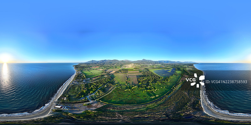 日出时圣佩莱格里诺沙滩，福莱利，潘塔迪卡辛卡，地中海，科西嘉，法国 - 无人机摄影图片素材