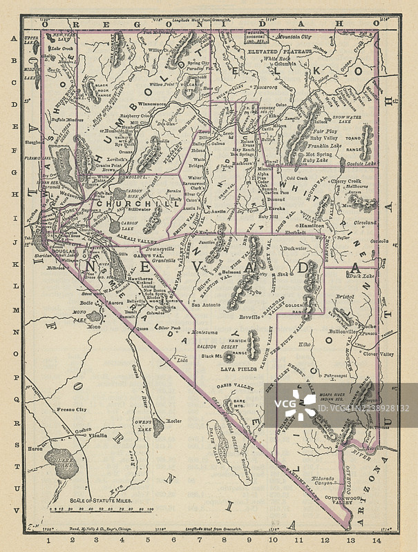内华达州地图的旧雕刻插图，包含县、山脉和盆地。经典的地图集风格，带有边框和经纬网格。图片素材