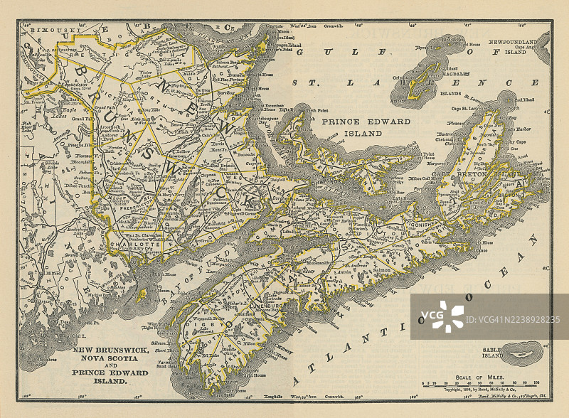 新不伦瑞克省、新斯科舍省和爱德华王子岛的海事省份地图的旧雕版插图。经典的地图集风格，带有边框和经纬度网格。图片素材