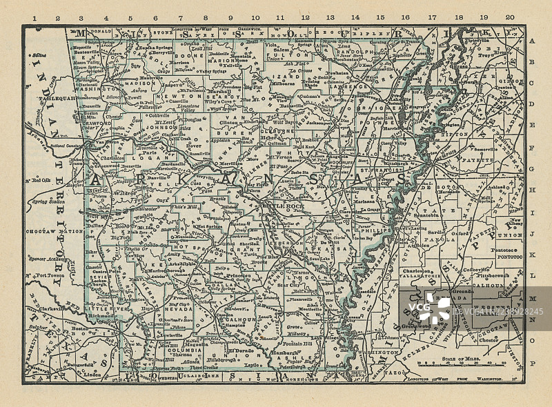 老式雕刻插图，展示了阿肯色州地图，包含县、铁路和密西西比州边界。经典地图册风格，带有边框和经纬网格。图片素材