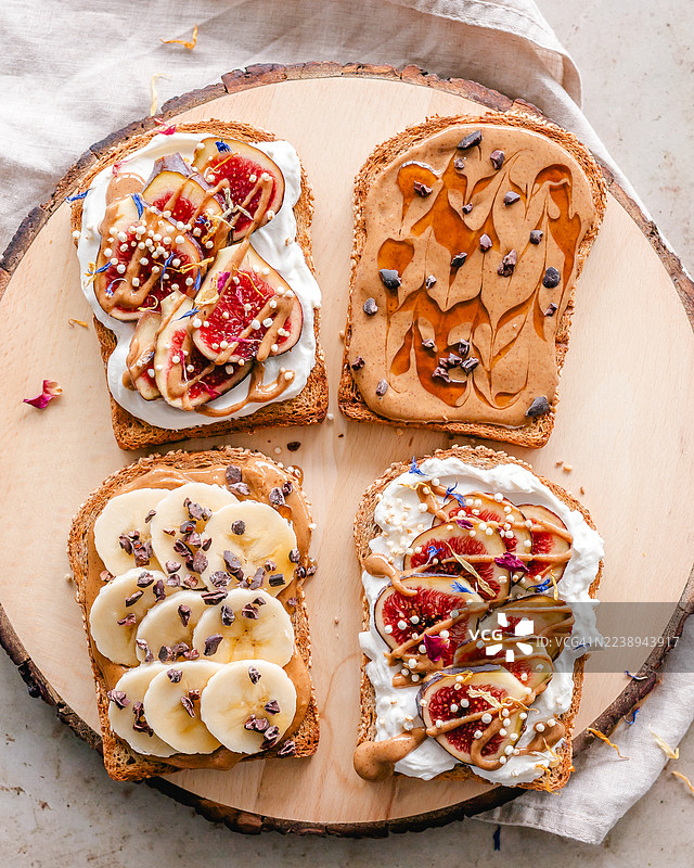 秋天的吐司涂抹酱图片素材