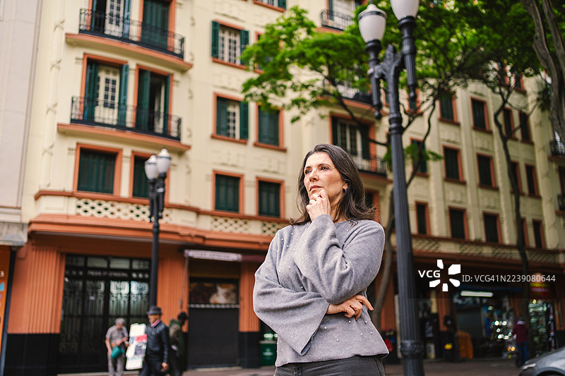 女性神经学/阿尔茨海默病治疗之旅图片素材
