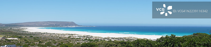 南非诺德胡克海滩的全景，阳光明媚图片素材