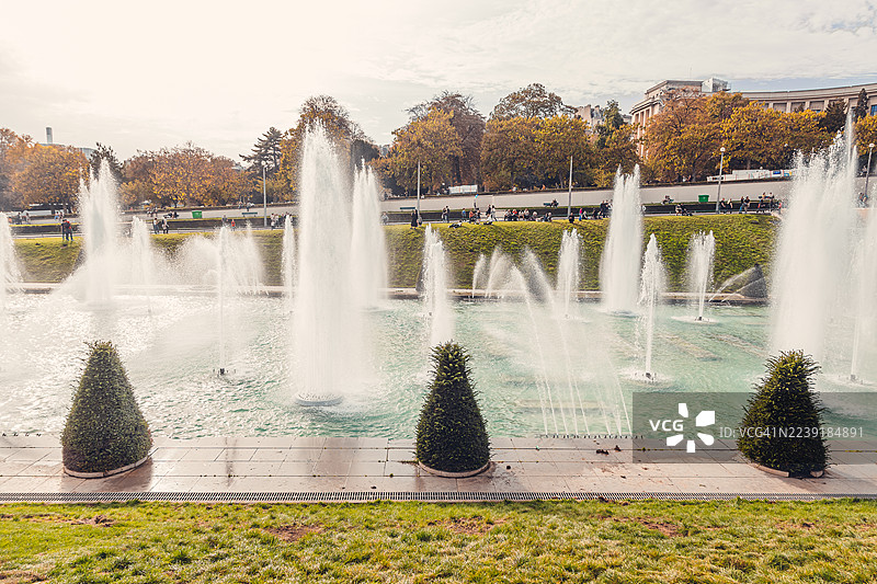特罗卡德罗花园的喷泉，巴黎图片素材