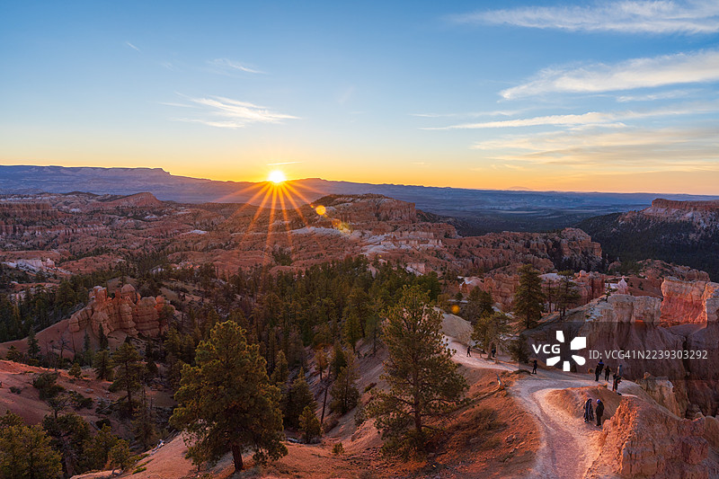 布莱斯峡谷国家公园的日出图片素材