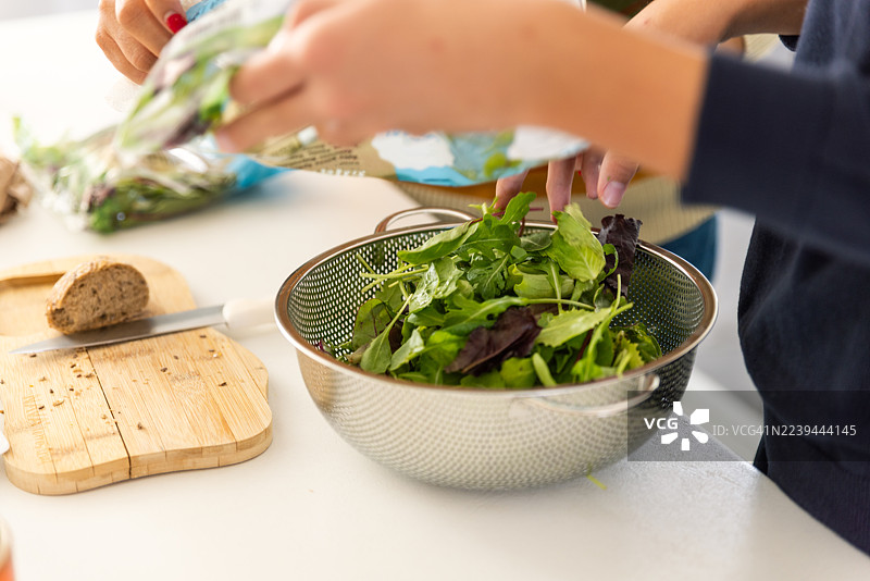 准备沙拉图片素材