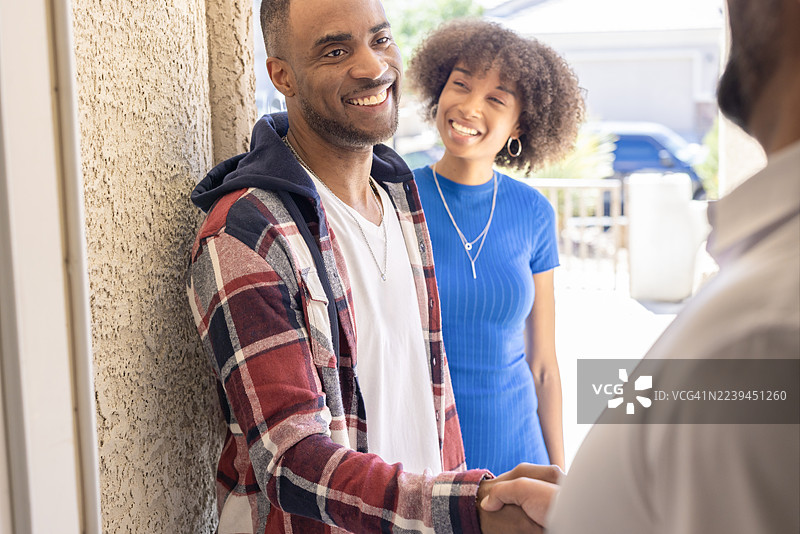 房产中介陪同看房图片素材