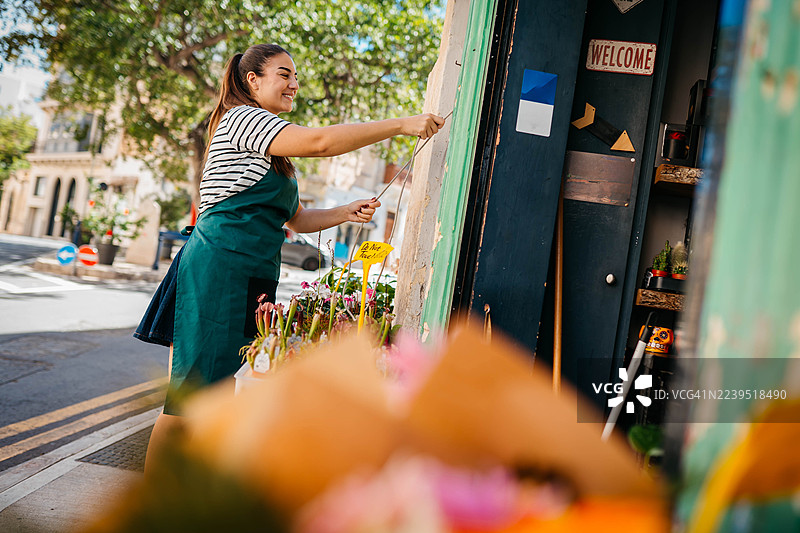 花店里检查植物图片素材