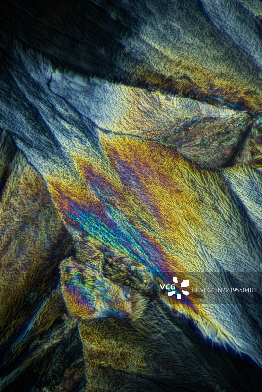 结晶阿司匹林（乙酰水杨酸）的双折射图片素材