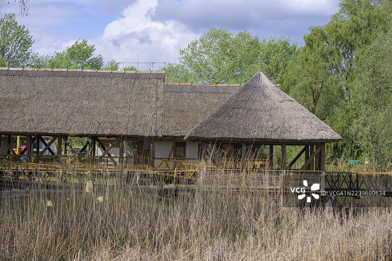 克罗地亚奥西耶克-巴兰亚县科帕切沃科帕奇里特自然公园的码头图片素材