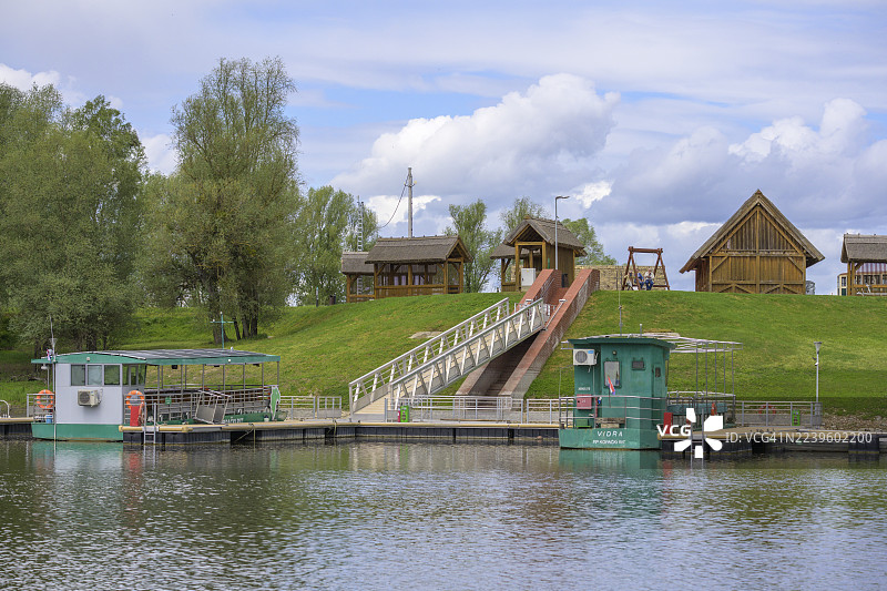 科帕奇里特自然公园的船码头，克罗地亚奥西耶克-巴兰亚县科帕切沃图片素材