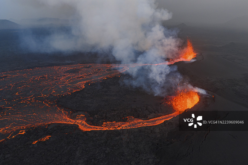 火山喷发，苏特恩努库尔火山口链，靠近格林达维克，雷克雅内斯半岛，冰岛西南部，冰岛图片素材
