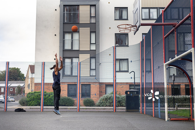 提高射击精准度图片素材