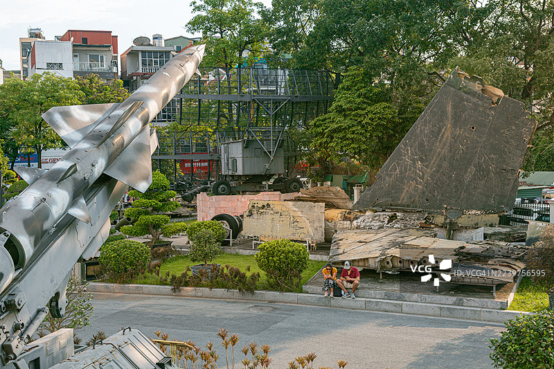 河内B-52胜利博物馆内部，展出战争遗物图片素材