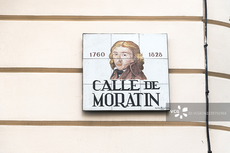 马德里莫拉廷街的街道标志图片素材