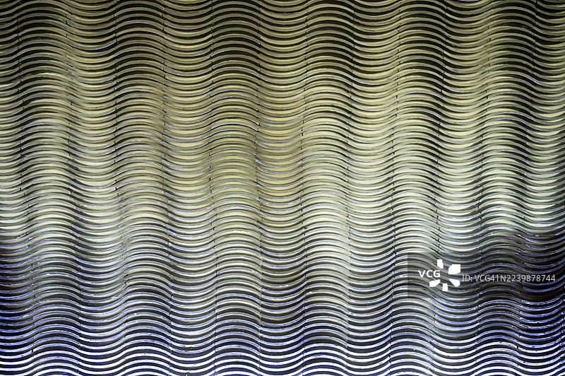 全画幅纹理黑色表面，带有水平波浪图片素材