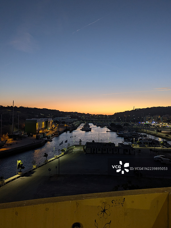 葡萄牙阿尔加维阿尔布费拉码头日落景色图片素材