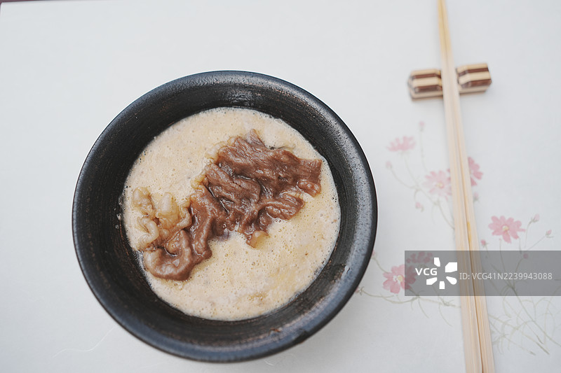 日式料理：川床料理寿喜烧（河畔火锅）图片素材