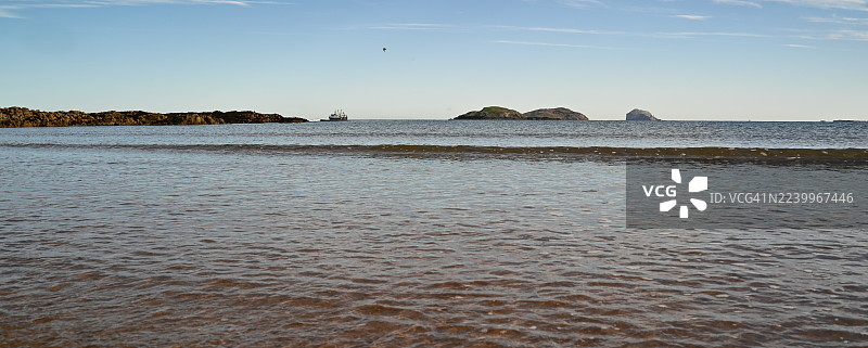 在福斯湾北伯威克钓鱼。图片素材