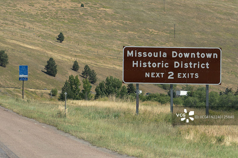 蒙大拿州米苏拉市的高速公路标志图片素材