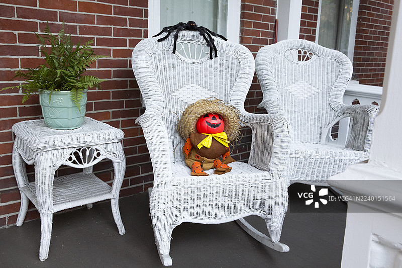 塑料南瓜，微笑的杰克灯笼，万圣节装饰品图片素材