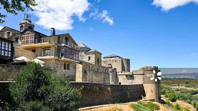 萨莫拉省圣阿德里亚诺-德-特拉桑，西班牙图片素材