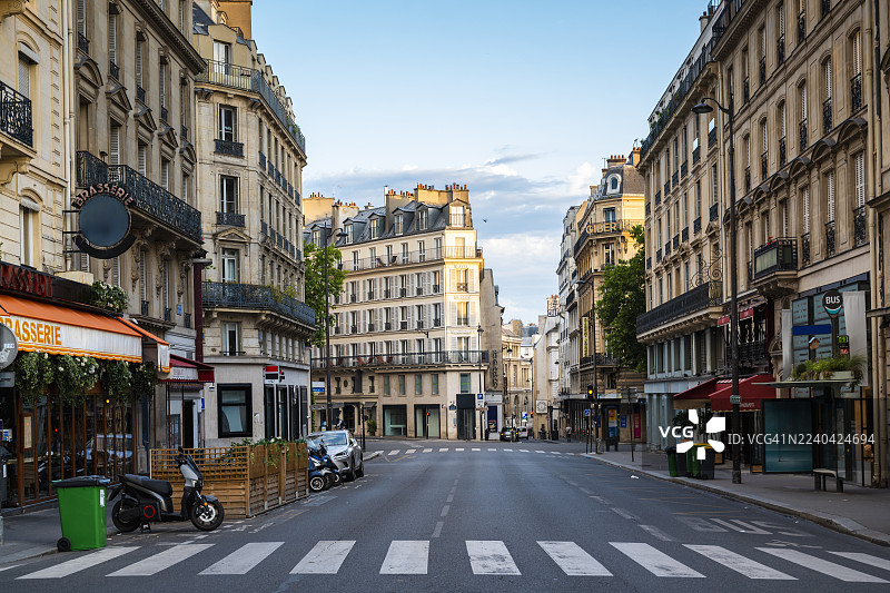 巴黎奥斯曼式建筑的巴黎街景，法国巴黎图片素材