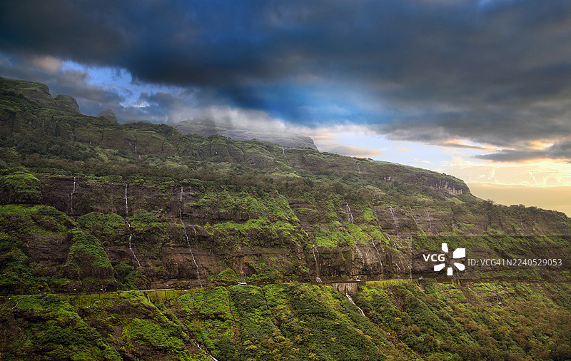 印度马哈拉施特拉邦马尔舍季峡谷雨季景色图片素材