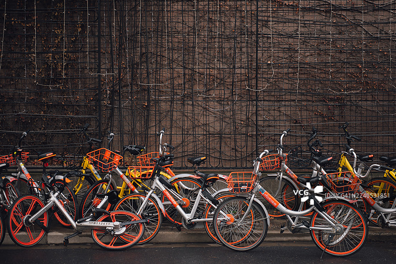 上海M50创意园区的共享单车租赁图片素材