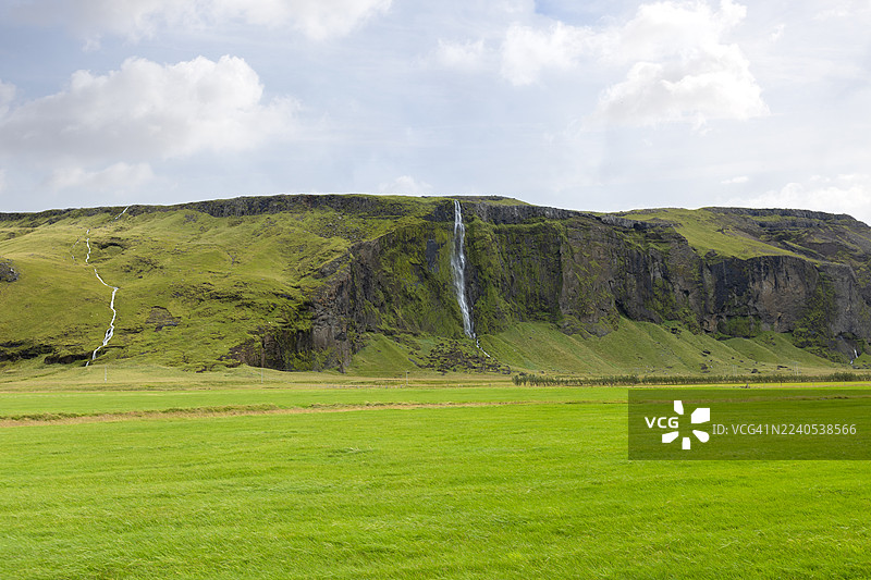 Drífandi 瀑布是冰岛一个高约 70 米的瀑布，靠近塞里雅兰瀑布。图片素材