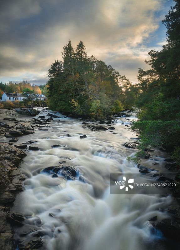 秋季的朵卡特瀑布一图片素材