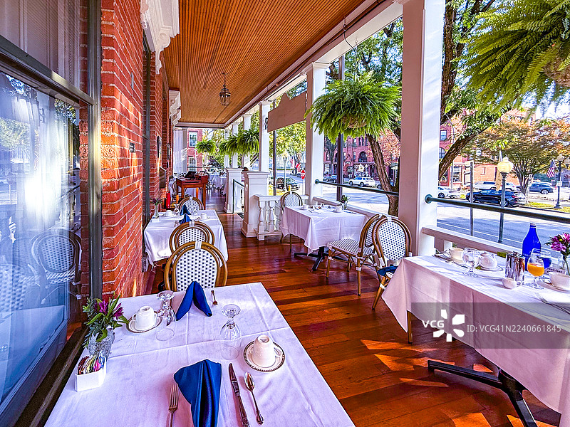 萨拉托加泉萨拉托加军酒店的户外早餐餐桌图片素材