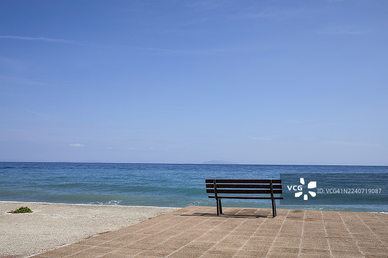 凯法利尼亚岛波罗斯的公园长椅图片素材