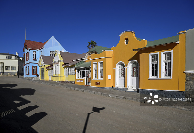 纳米比亚卡拉斯地区吕德里茨博格街的殖民时期房屋外观图片素材