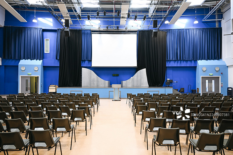 中学礼堂设有舞台图片素材